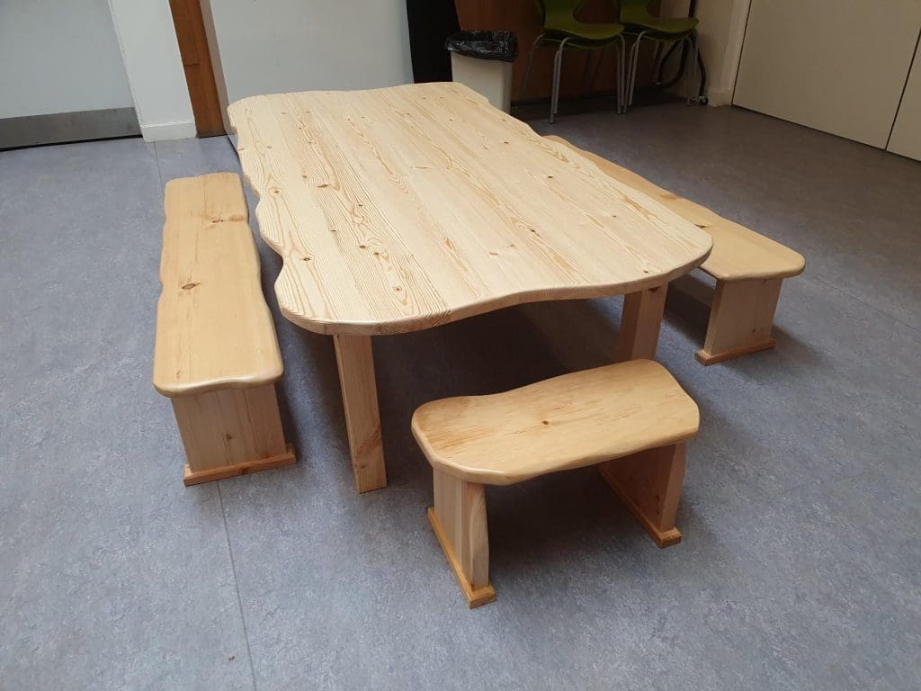 Bespoke wood furniture CEC_Table Bench set