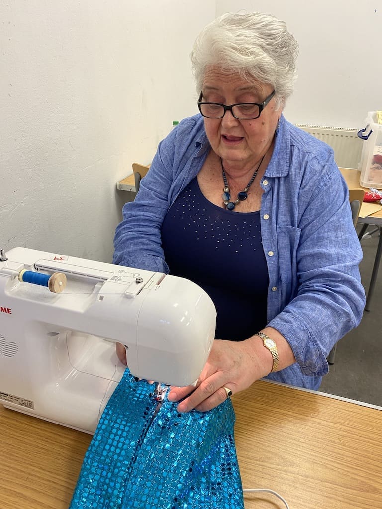 MAKE AND MEND (7) MAKE AND MEND (7)